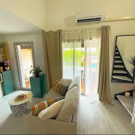 Διαμέρισμα Duplex Avec Piscine, Parking Et Proche Des Plages Fréjus